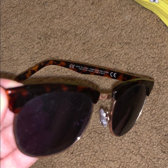 Sunglasses - Picture 4 of 4
